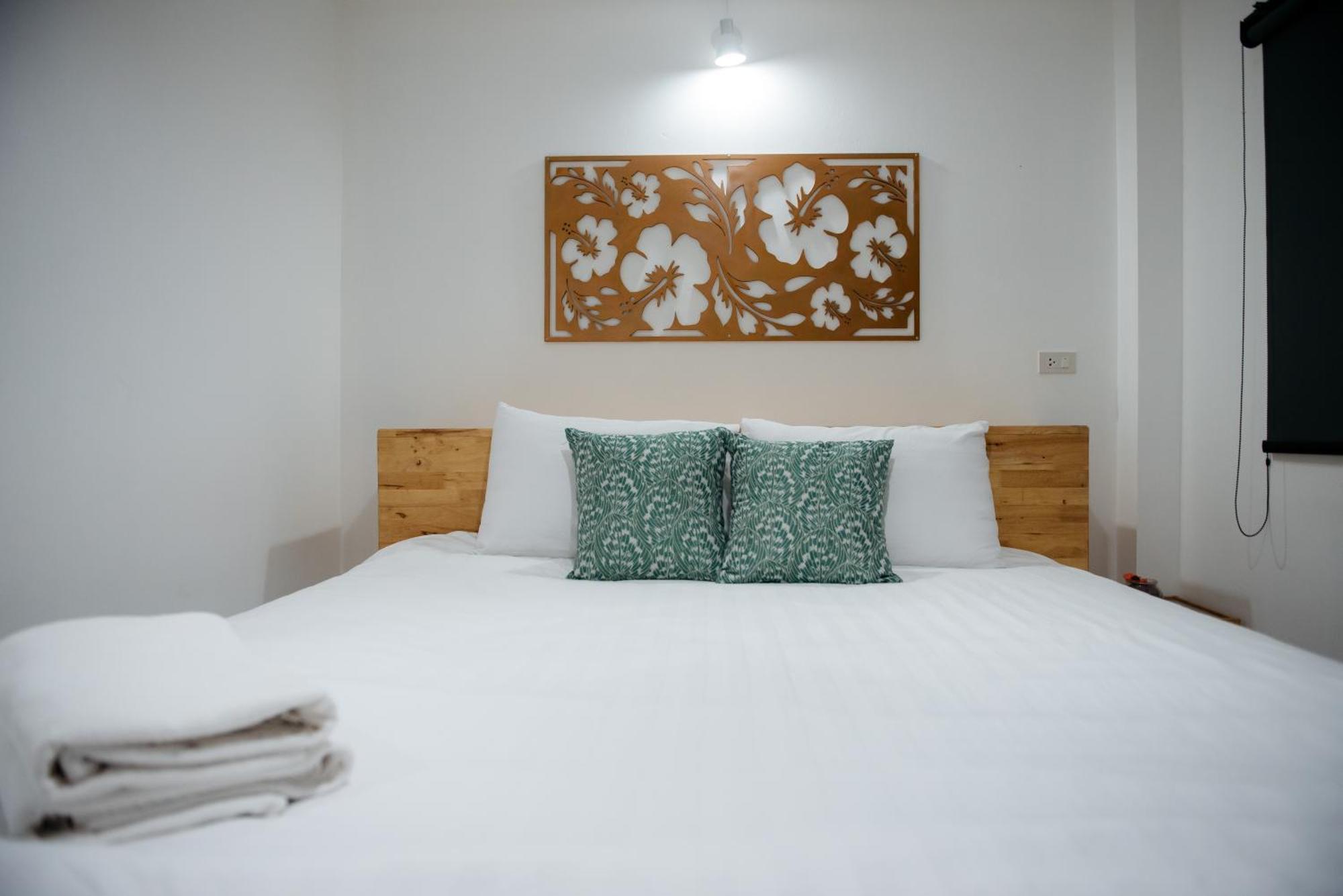 Lamoon Boutique Hotel Супханбури Экстерьер фото
